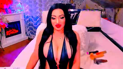 Snapshot of amyrarosera chatting on July 8, 9:52 pm Alimoonyia online show from July 8, 9:52 pm