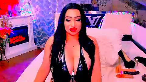 Snapshot of amyrarosera chatting on July 9, 11:20 pm Alimoonyia online show from July 9, 11:20 pm
