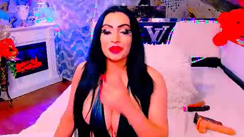 Snapshot of amyrarosera chatting on July 13, 9:28 pm Alimoonyia online show from July 13, 9:28 pm