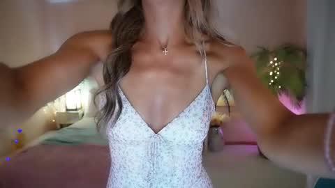  AmyValentine  online show from July 15, 6:18 am