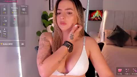 Snapshot of amywoods chatting on June 13, 3:54 pm online show from June 13, 3:54 pm