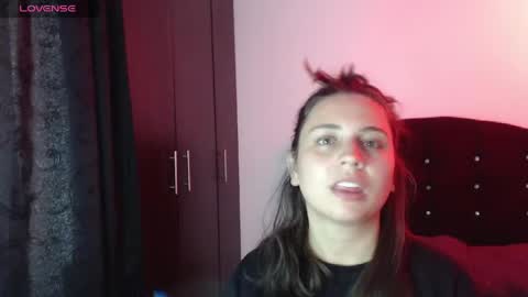 Snapshot of ana_arms_ chatting on May 25, 6:25 pm ana_arms_ online show from May 25, 6:25 pm