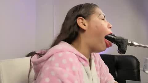 Anabel Alice Gandara online show from March 5, 9:49 am