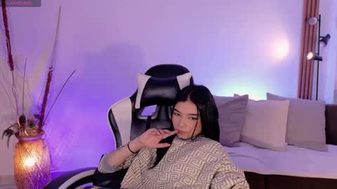 ANABEL WOLF  online show from May 29, 2:26 pm