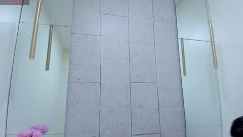 Anna online show from April 6, 11:33 am