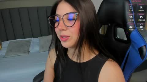 A N A online show from April 21, 2:56 pm