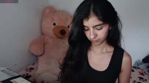 Anahi Browns online show from February 19, 6:15 pm