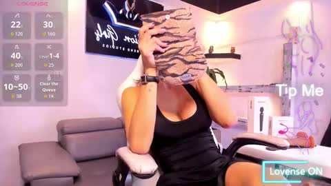 ana online show from October 15, 1:11 pm