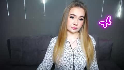 anastacyyellig online show from April 20, 6:53 pm