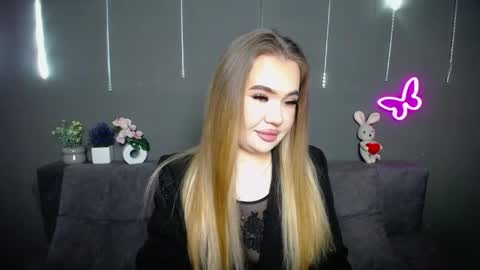 anastacyyellig online show from April 22, 8:10 pm