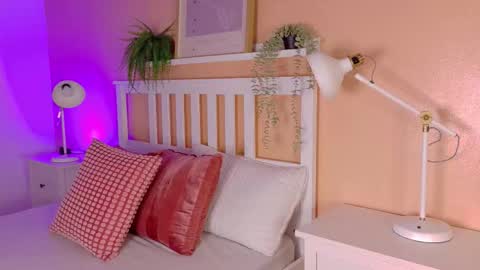 Kendra  online show from March 14, 11:15 am