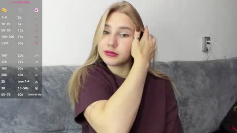 Snapshot of and1sa chatting on December 15, 11:36 am Andisa online show from December 15, 11:36 am