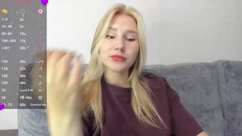 Snapshot of and1sa chatting on January 14, 11:16 am Andisa online show from January 14, 11:16 am