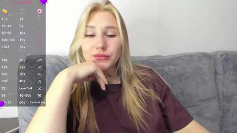 Snapshot of and1sa chatting on January 15, 6:33 pm Andisa online show from January 15, 6:33 pm