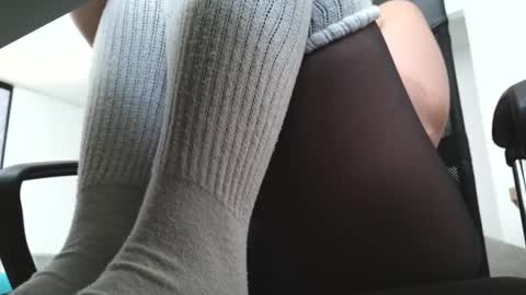   online show from April 1, 11:44 am