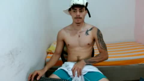 andr_093 online show from June 23, 9:29 am