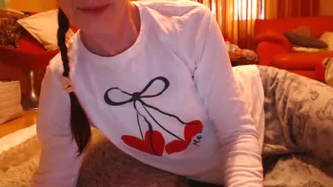 Snapshot of andrasweetie chatting on June 20, 10:29 am Andra online show from June 20, 10:29 am