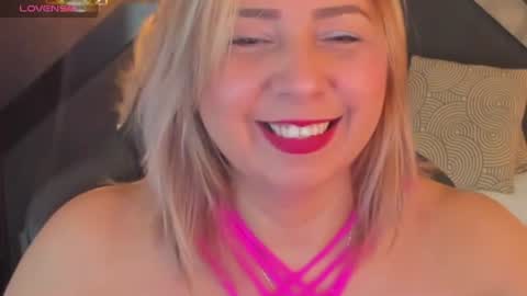 Snapshot of andre_soto_ chatting on July 21, 2:14 am A N D R E online show from July 21, 2:14 am