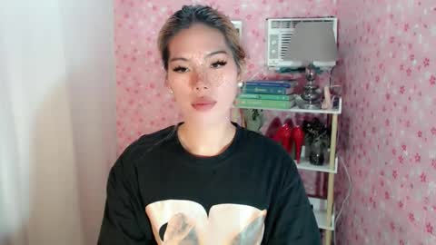 andrea06121998 online show from December 14, 5:24 am