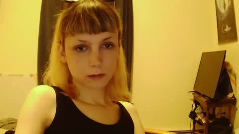 Snapshot of andrea_davenport chatting on July 7, 2:03 am andrea online show from July 7, 2:03 am