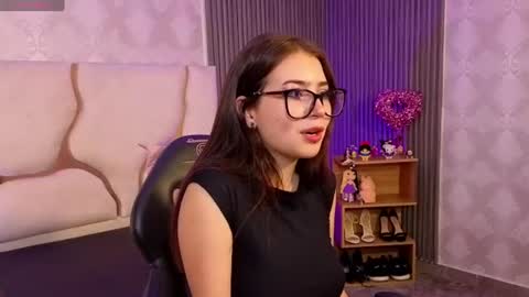 andrea_tay1 online show from July 24, 7:23 pm