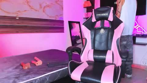 andrees_s online show from March 21, 11:59 am