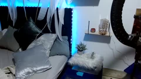 Andrew online show from December 6, 8:26 am