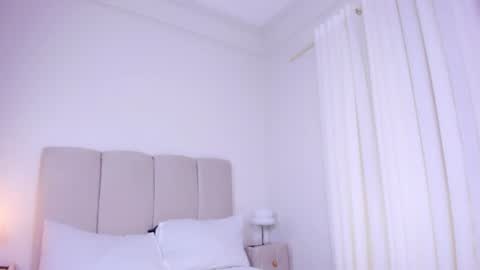andreina_hunter24 online show from August 3, 12:54 pm