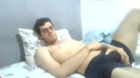 andres129494 online show from November 11, 7:47 pm