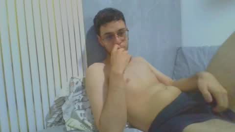 andres129494 online show from December 1, 3:33 am