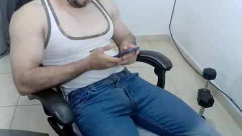 andres180950734 online show from April 6, 11:27 pm