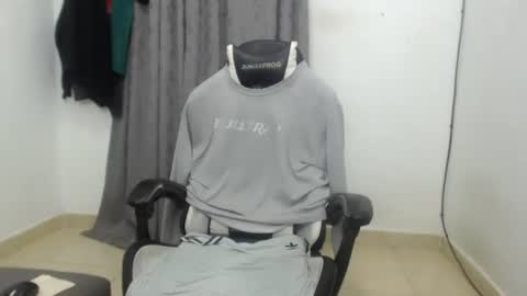 andres180950734 online show from July 6, 11:18 pm