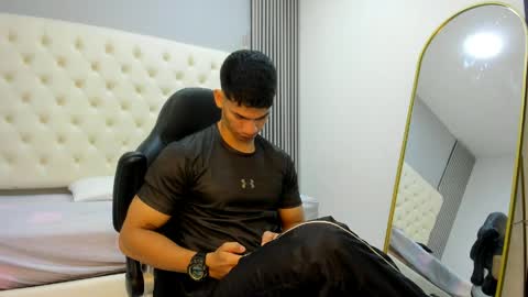 andres_stud online show from March 31, 3:52 am