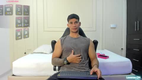 andres_stud online show from May 23, 4:07 am