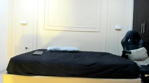 andres_stud online show from May 28, 4:32 am