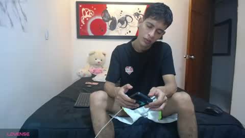 Snapshot of andrescoll25 chatting on July 9, 6:56 pm andrescoll25 online show from July 9, 6:56 pm