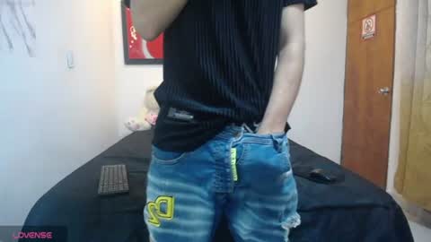 Snapshot of andrescoll25 chatting on July 11, 5:48 pm andrescoll25 online show from July 11, 5:48 pm