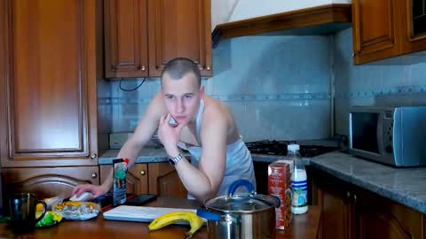 andress_rou online show from December 17, 10:43 pm