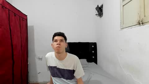 andrew_2811 online show from February 22, 10:47 am