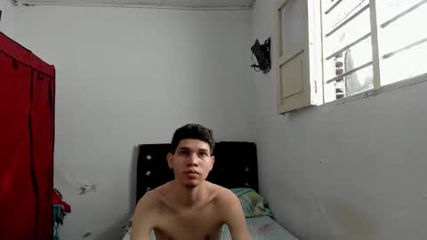 andrew_2811 online show from March 2, 6:48 pm