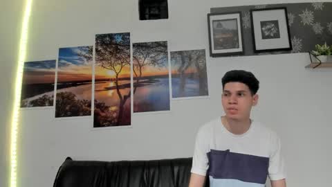 andrew_2811 online show from March 3, 9:15 am