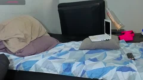 Snapshot of andrew_hot_999 chatting on November 4, 1:27 am Andrew online show from November 4, 1:27 am