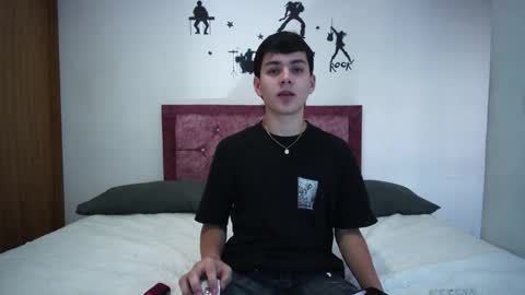 Snapshot of andrew_restrepo chatting on October 18, 7:47 pm andrew restrepo online show from October 18, 7:47 pm