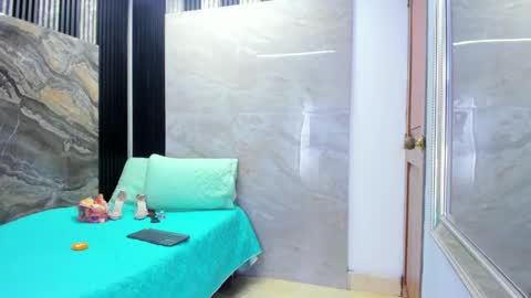 Andrew Taylor0 online show from March 28, 8:52 pm