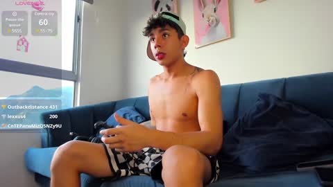 Andrew M. online show from December 3, 9:34 pm