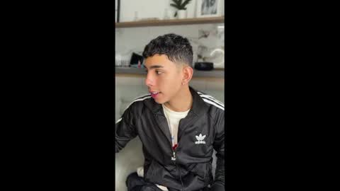 Andrew M. online show from April 19, 3:33 pm