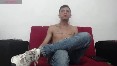 Snapshot of andrewcooper1 chatting on January 11, 10:04 pm andrew online show from January 11, 10:04 pm