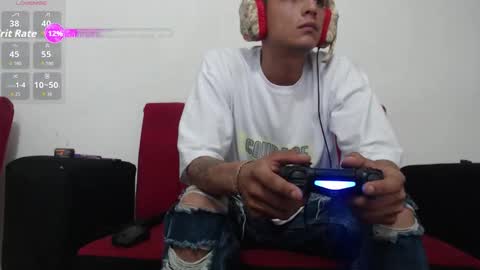 Snapshot of andrewcooper1 chatting on January 14, 3:01 am andrew online show from January 14, 3:01 am