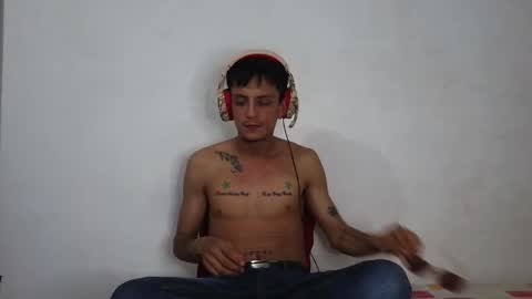 Snapshot of andrewcooper1 chatting on February 8, 4:27 am andrew online show from February 8, 4:27 am