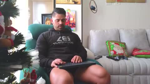 Andrew online show from December 19, 9:00 pm